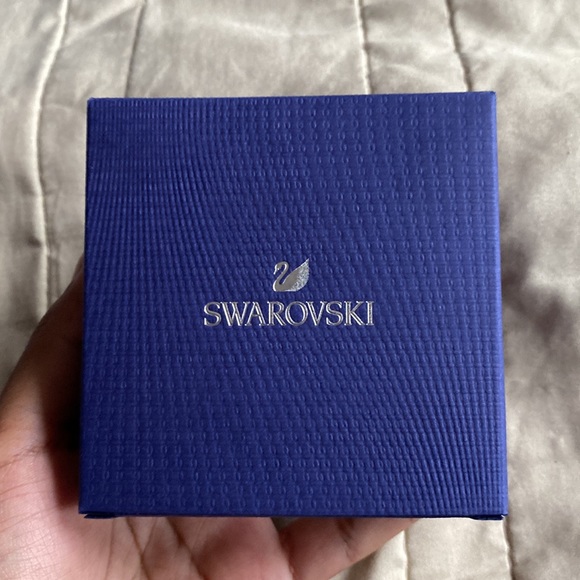 Angelic stud earrings - Picture 3 of 7